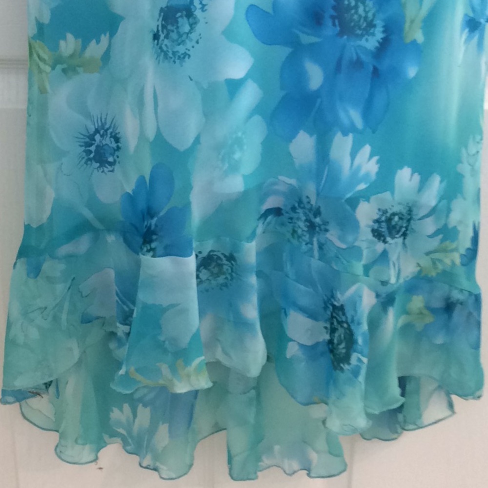 Dress - Picture 2 of 6